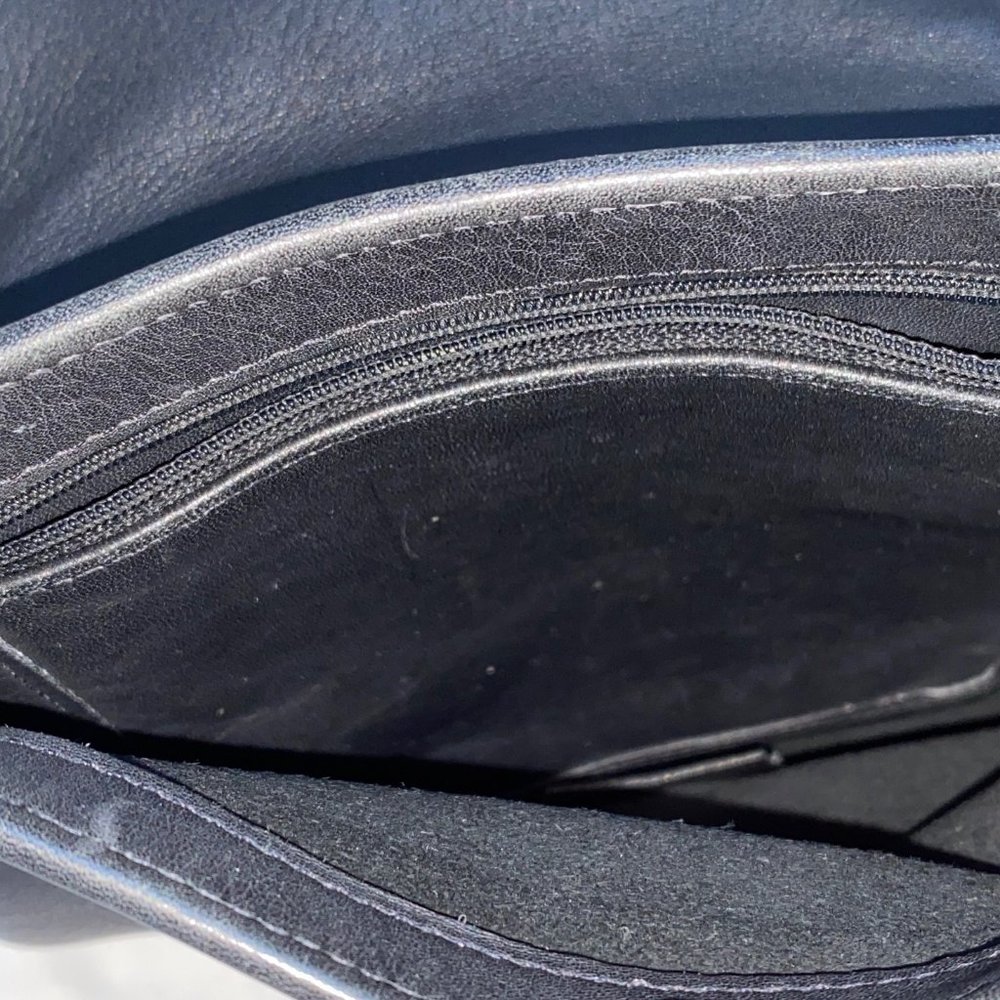 Vintage Black Coach Shoulder Bag - Picture 4 of 7